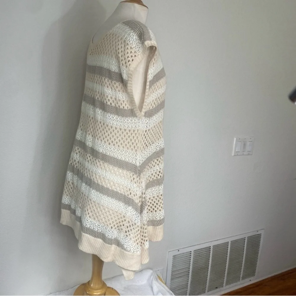 Free People Women's Cream Gray Knit Tunic Sweater Size Large Boho Beach Coastal